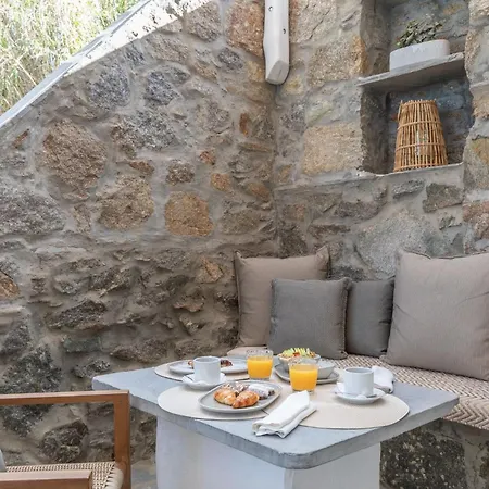 Elena Mykonos מלון